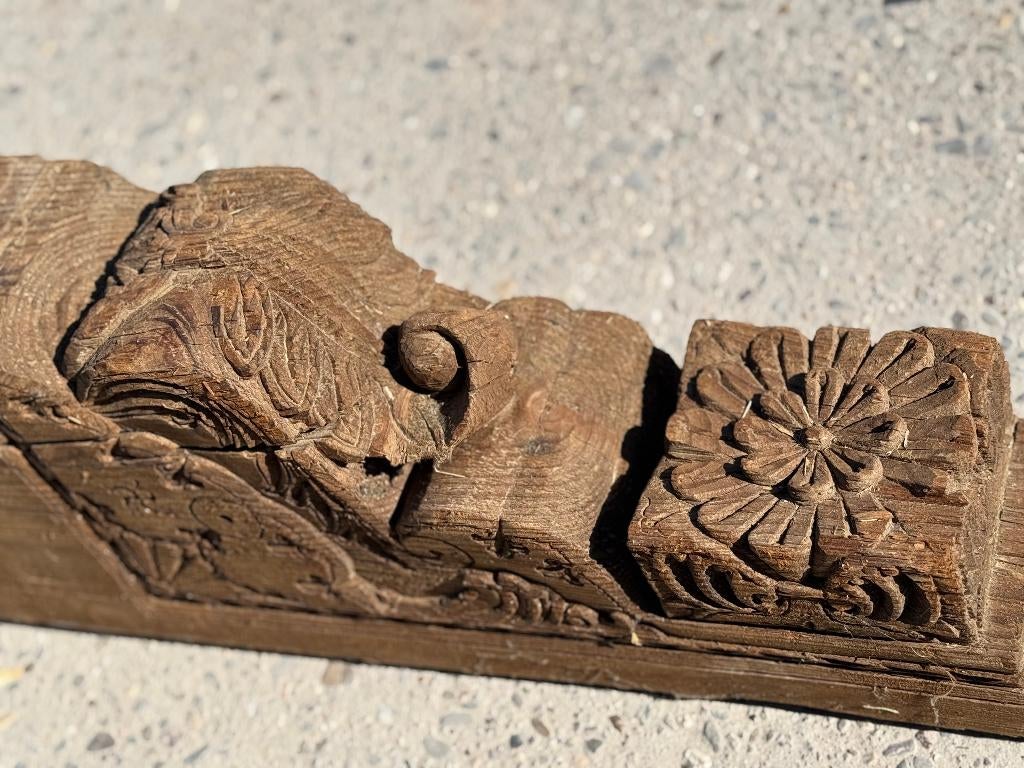 6 antieke houten ornamenten met houtsnijwerk., Ophalen