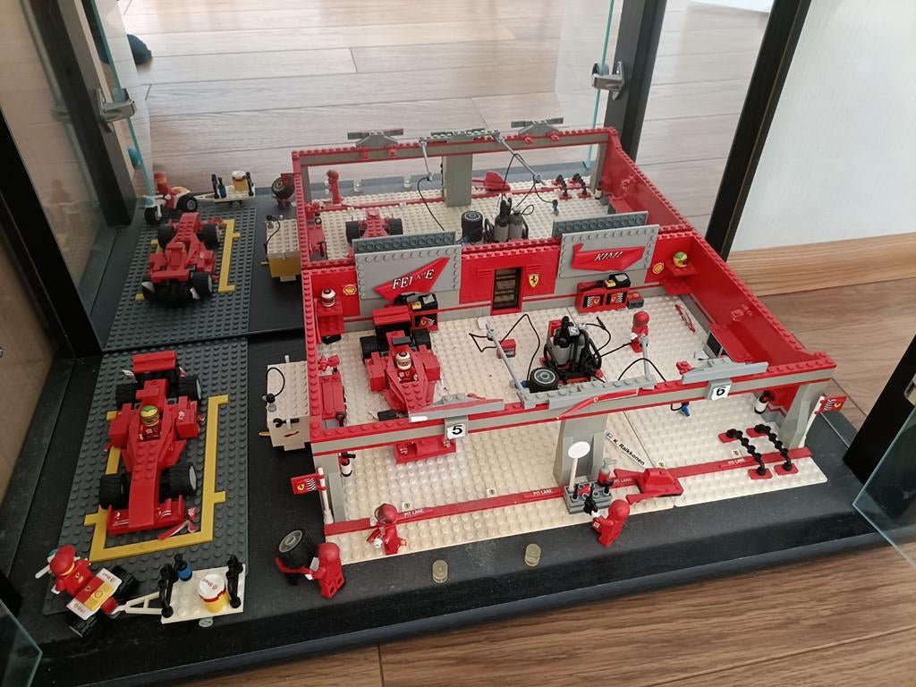 Lego Ferrari pitstraat met auto's, Ophalen