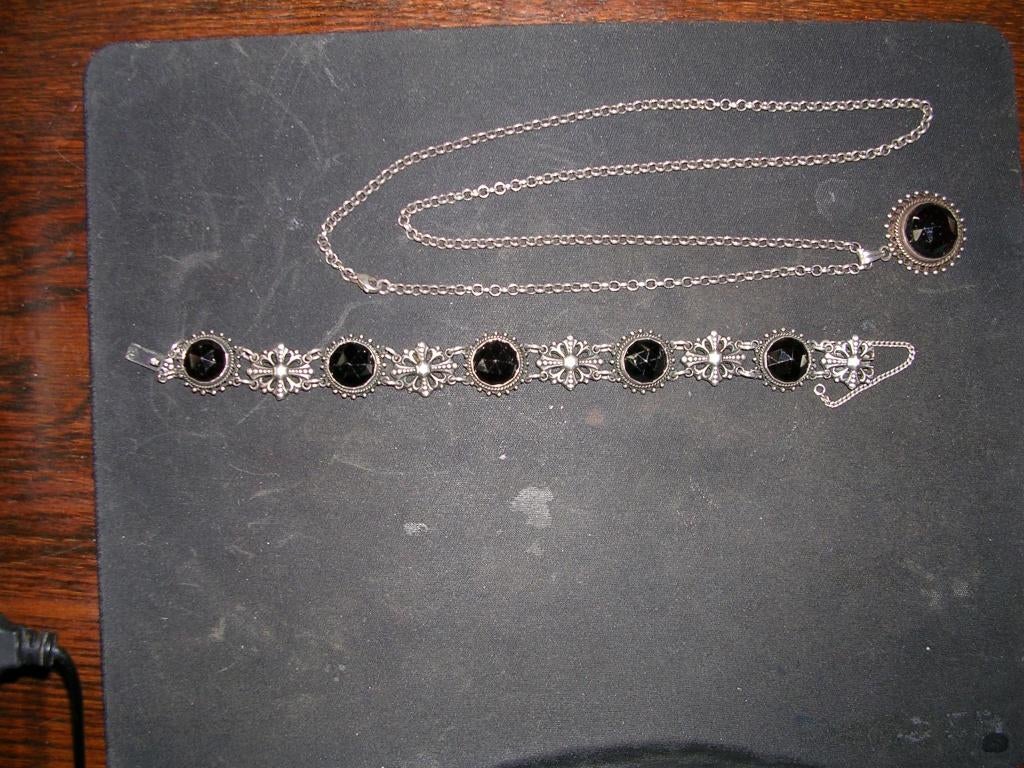 Heel mooie ketting en armband van zilver met granaten, Ophalen of Verzenden, Gebruikt, Zilver, Zilver