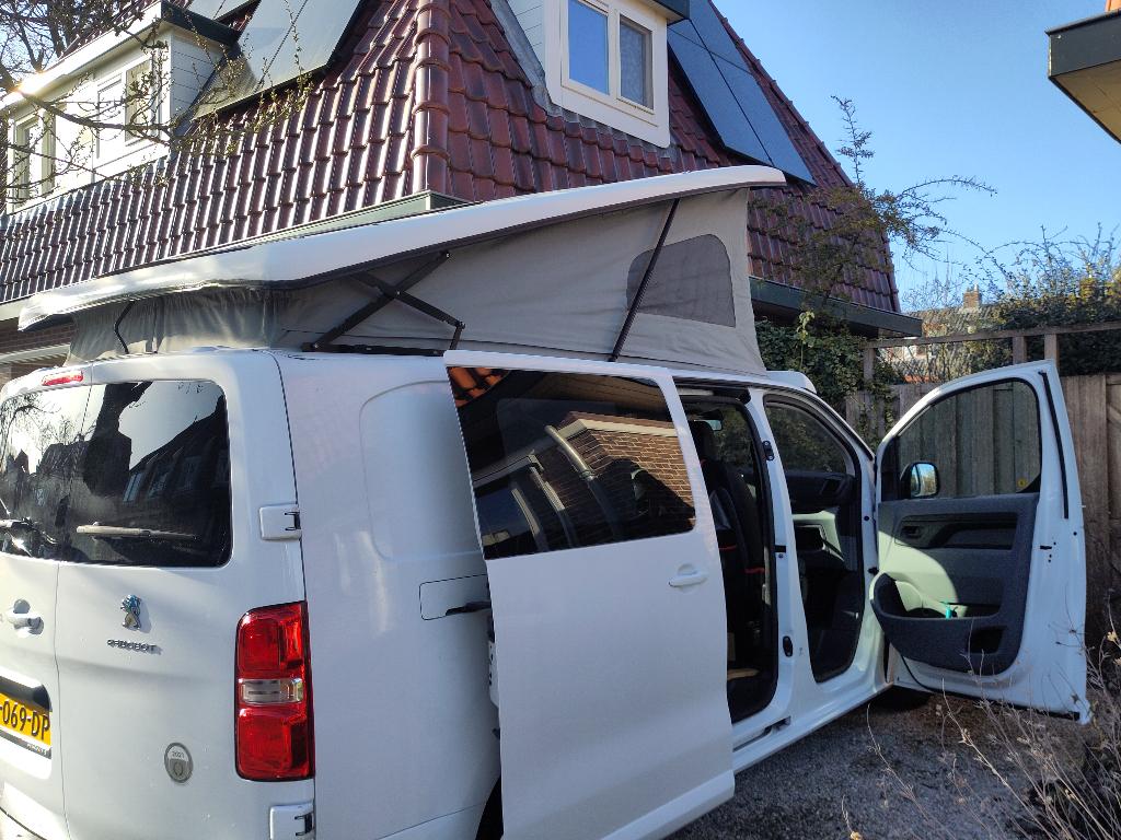 Kampeerbus/Camper E-FIXXTER XXL (Peugot elektrisch), Caravans en Kamperen, Campers, Overige merken, Chemisch toilet, Koelkast