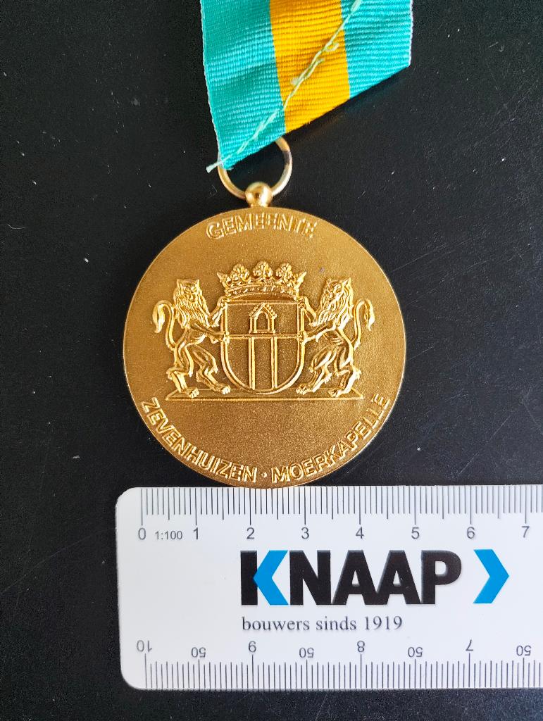 eremedaille in zilver 5 cm gemeente Zevenhuizen-Moerkapelle, Postzegels en Munten, Penningen en Medailles, Ophalen of Verzenden