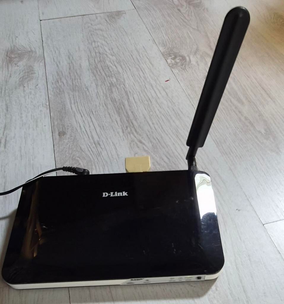 D-Link Router met gratis splitter - Werkt uitstekend, Ophalen of Verzenden