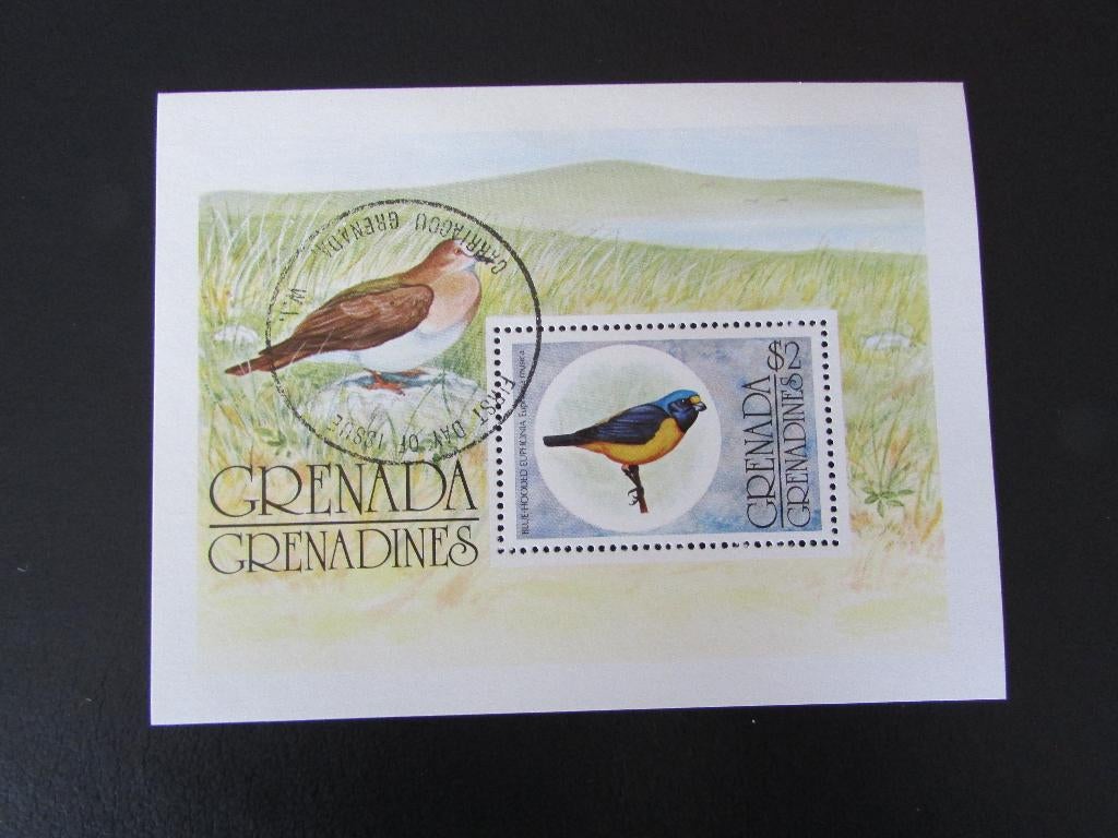 Postzegel Vogel: Velletje met Hispanoliaanse Zanger, Ophalen of Verzenden, Gestempeld, Dier of Natuur