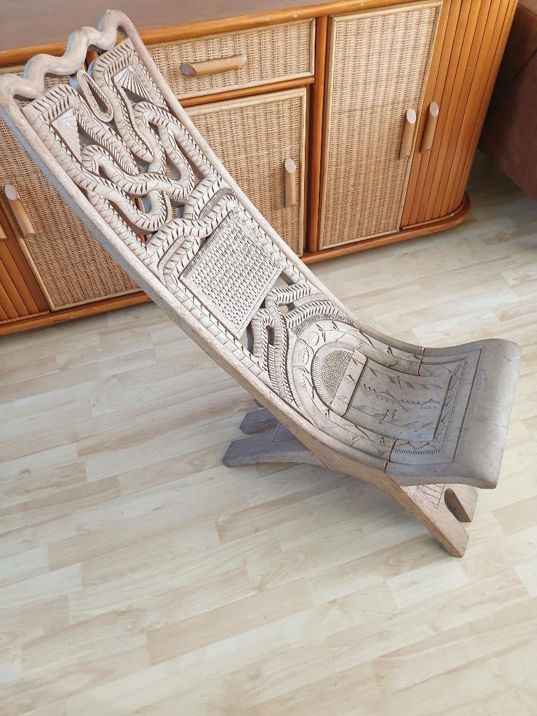 Marron Houtsnijwerk Ondrobon Bangi, Ophalen