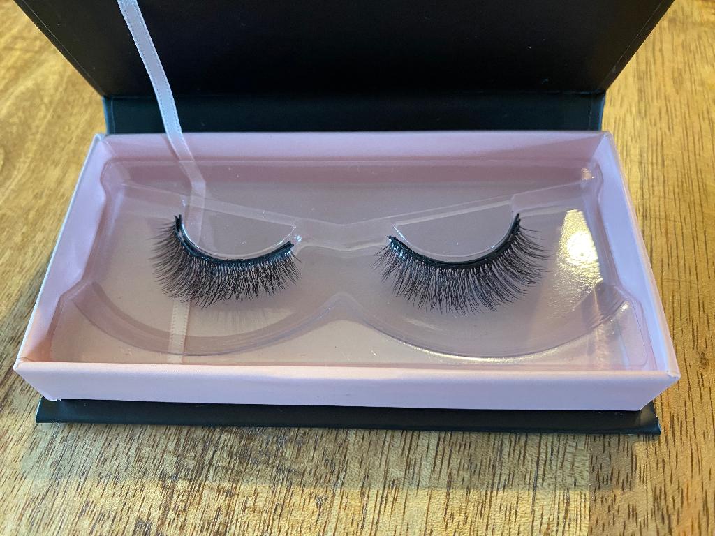 Setje magnetische wimpers & wenkbrauw pen, Ogen, Zwart, Ophalen of Verzenden, Zo goed als nieuw