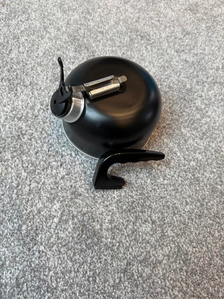 Zwarte fluitketel - Gebruikt maar functioneel, Ophalen of Verzenden, Gebruikt