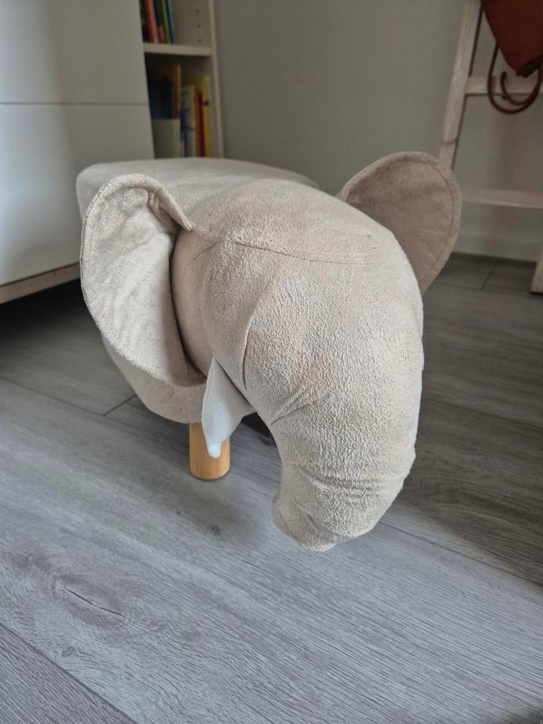 Leuk olifanten krukje voor de kinderkamer, Huis en Inrichting, Krukjes, Ophalen, Gebruikt