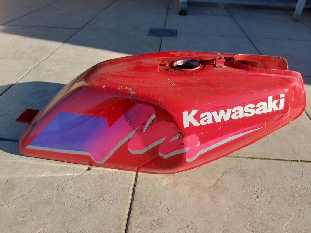 Onderdelen kawasaki ar50 zadel, tank, stickers, uitlaat, Ophalen of Verzenden, Zadel, Overige merken