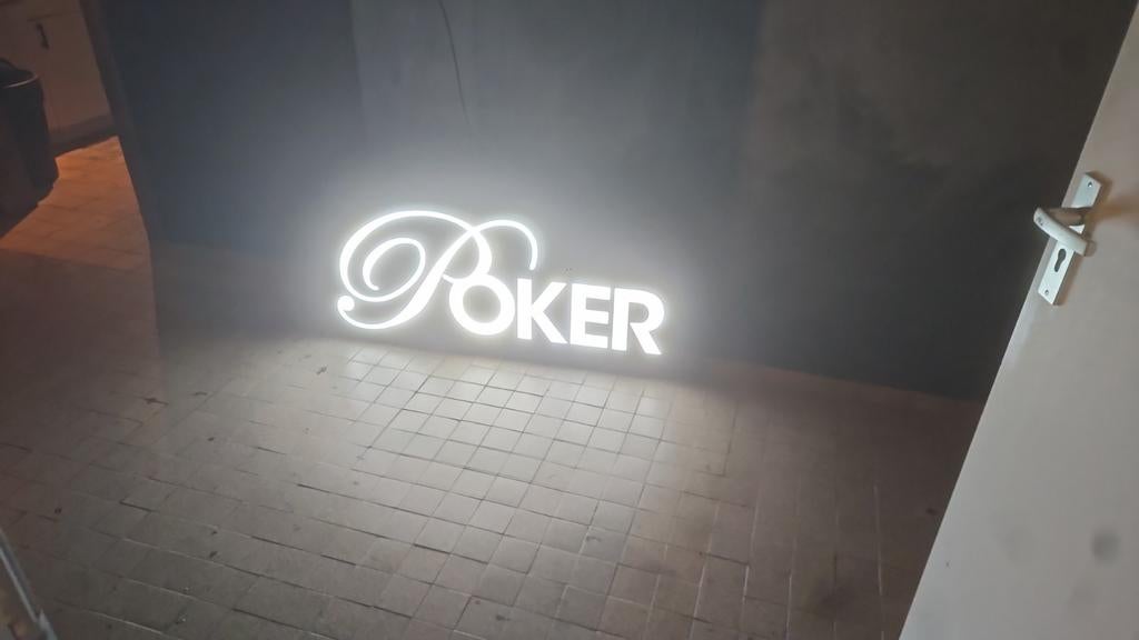 Uniek Poker Lichtbord van Holland Casino, Ophalen