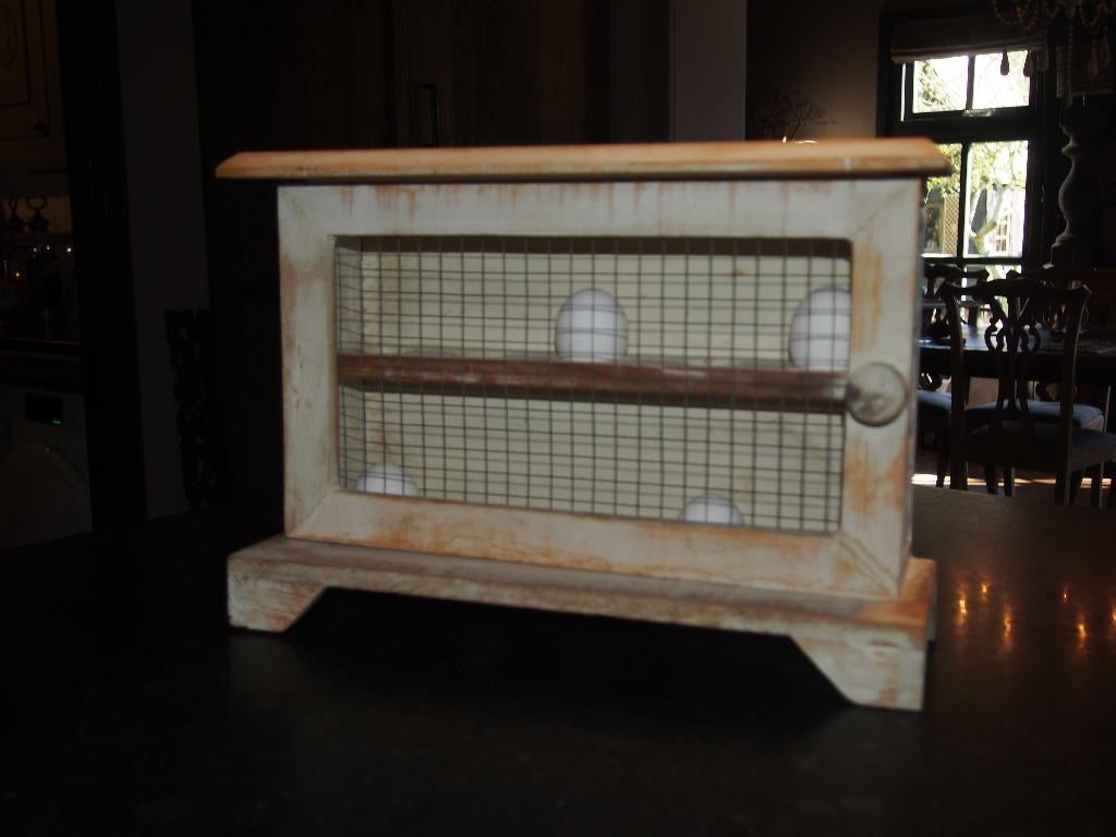 Houten Eierkastje, Hout, Ophalen of Verzenden, Wit, Overige typen