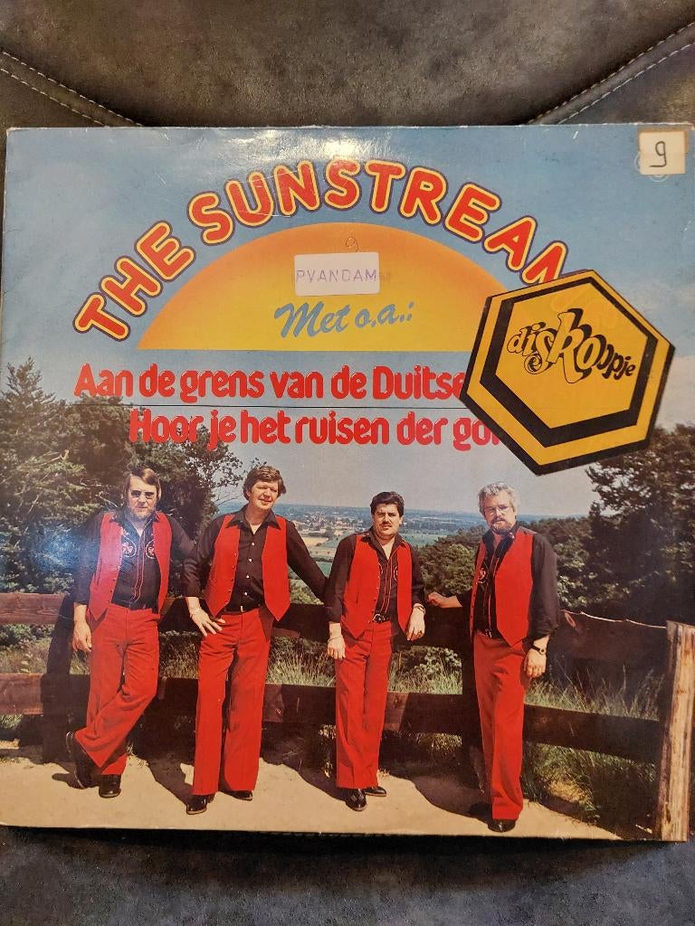 LP: THE SUNSTREAMS  -  Aan de grens van de Duitse heuvelen, Ophalen of Verzenden, Gebruikt, 12 inch, Levenslied of Smartlap
