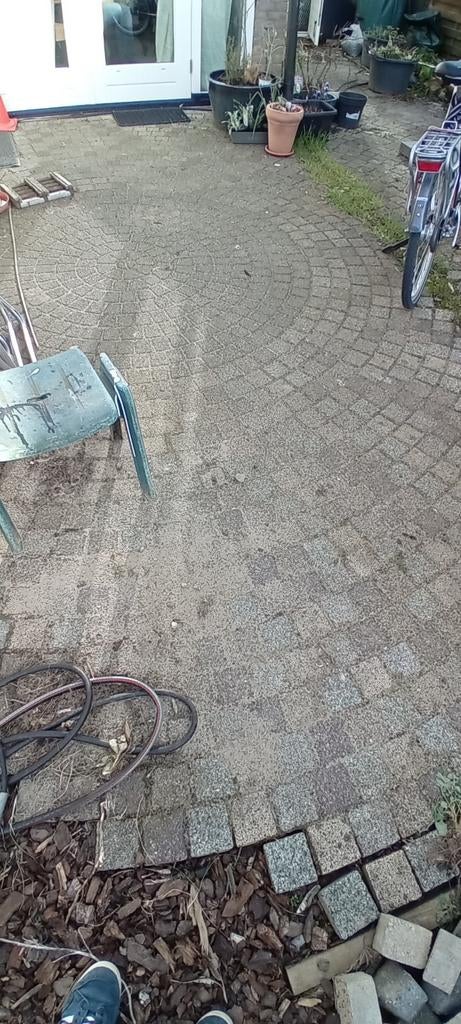 Vierkante en puntige betonnen terrasstenen, Tuin en Terras, Ophalen, Gebruikt, Beton, Terrastegels