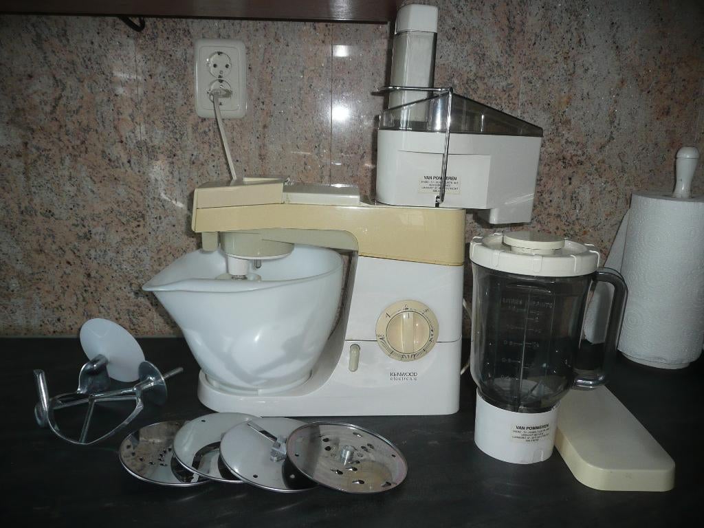 Kenwood keukenmachine, Witgoed en Apparatuur, Keukenmixers, 2 tot 3 liter, Ophalen of Verzenden, Gebruikt, 3 snelheden of meer
