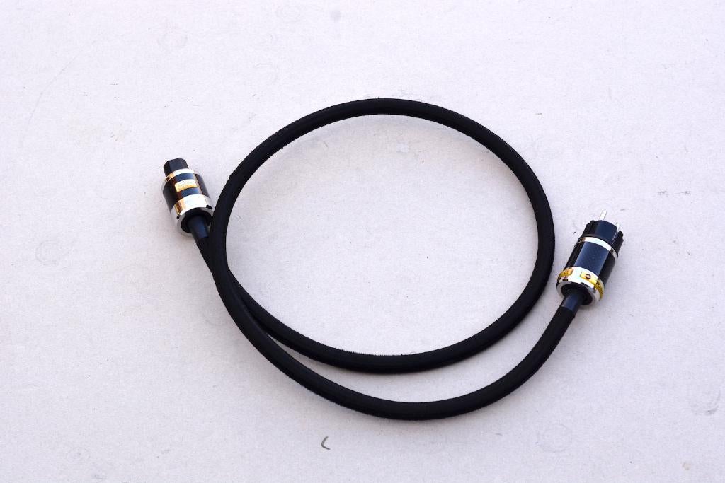 Kemp Elektroniks Power Cord Reference met Furutech stekkers, Ophalen of Verzenden, Zo goed als nieuw, 2 tot 5 meter, Overige kabels