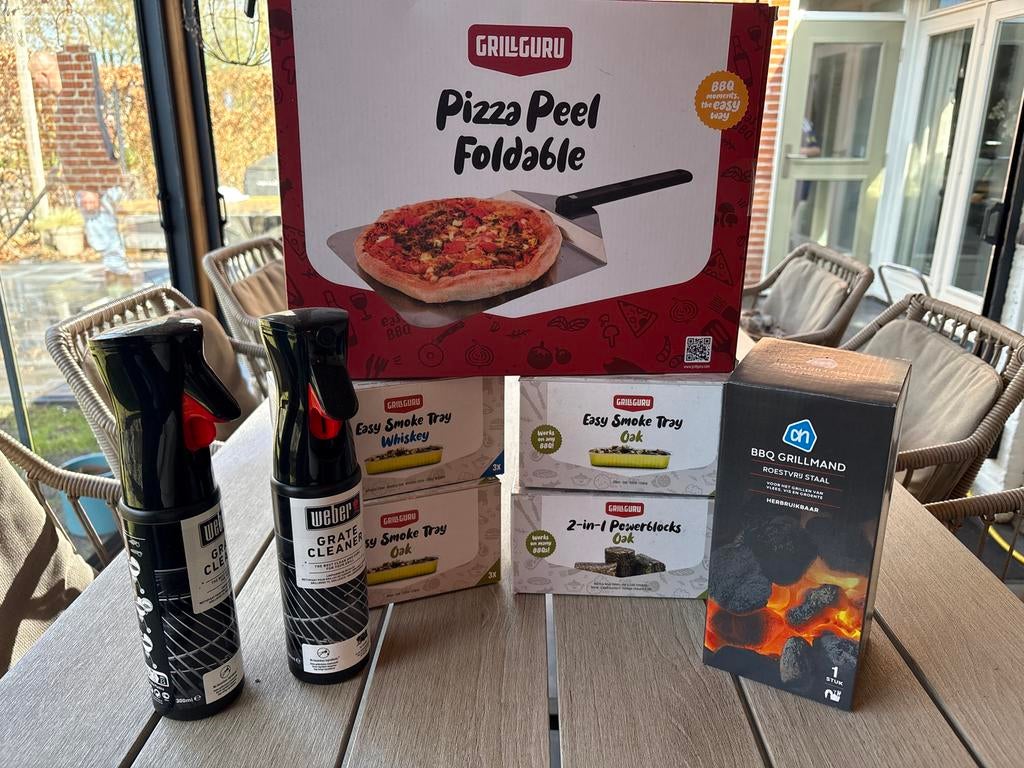 BBQ accessoires: pizzaplaat, rookhout, grillreiniger, Ophalen, Nieuw