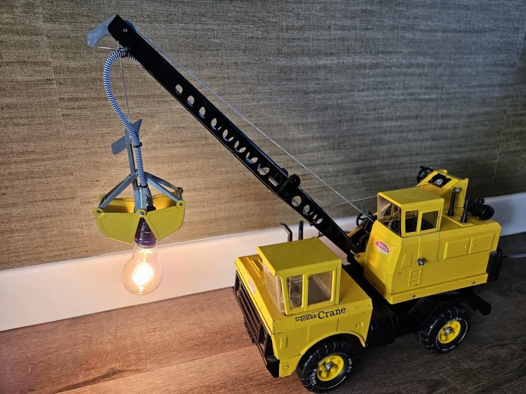 Tonka kraan met verlichting. Nachtlamp kinderkamer, Ophalen, Zo goed als nieuw