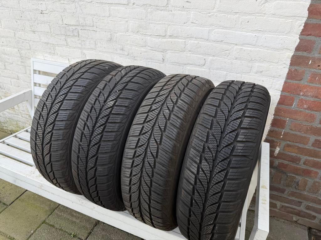 185-65-15  8 mm profil 4 seseons, Ophalen of Verzenden