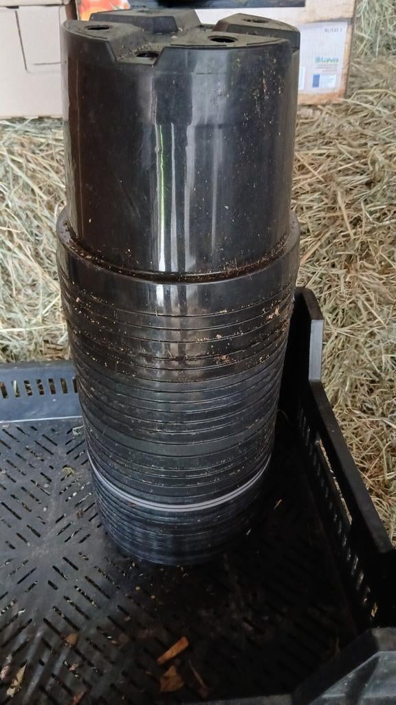 Kweekpotten 25 stuk inhoud 3 liter, Tuin en Terras, Bloempotten, Ophalen of Verzenden, Gebruikt