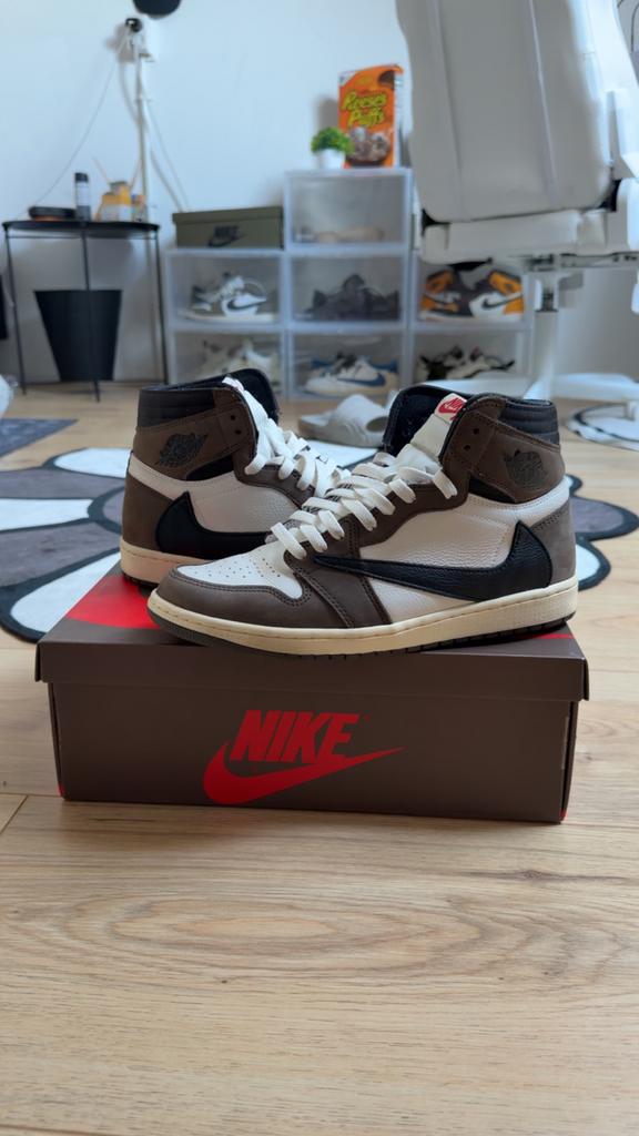 Travis Scott Jordan 1 High OG SP, Bruin, Ophalen of Verzenden, Sneakers of Gympen, Zo goed als nieuw
