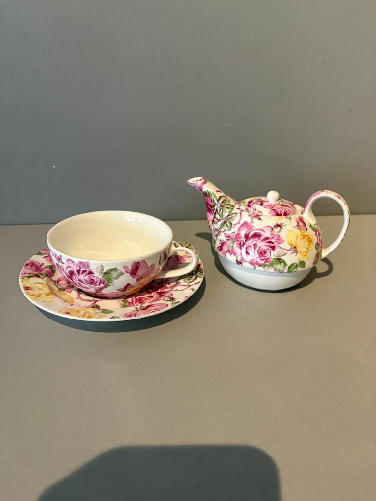 Gezocht / gevraagd bone china tea for one, Antiek en Kunst, Ophalen of Verzenden