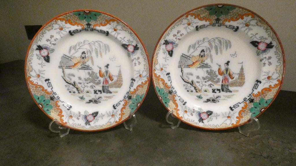 PR-2x Petrus Regout decor Timor bord 26 cm [2027] € 20,00, Ophalen