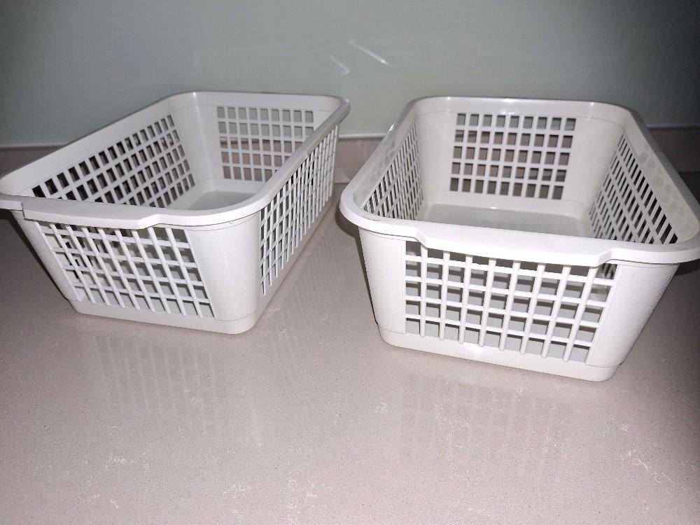Set van 2 kunststof mandjes., Ophalen of Verzenden, Zo goed als nieuw, Rond, Riet