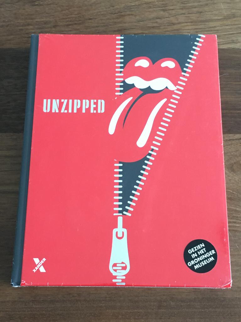 Boek Rolling Stones Unzipped NL editie, Boeken, Muziek, Nieuw, Artiest, Ophalen of Verzenden