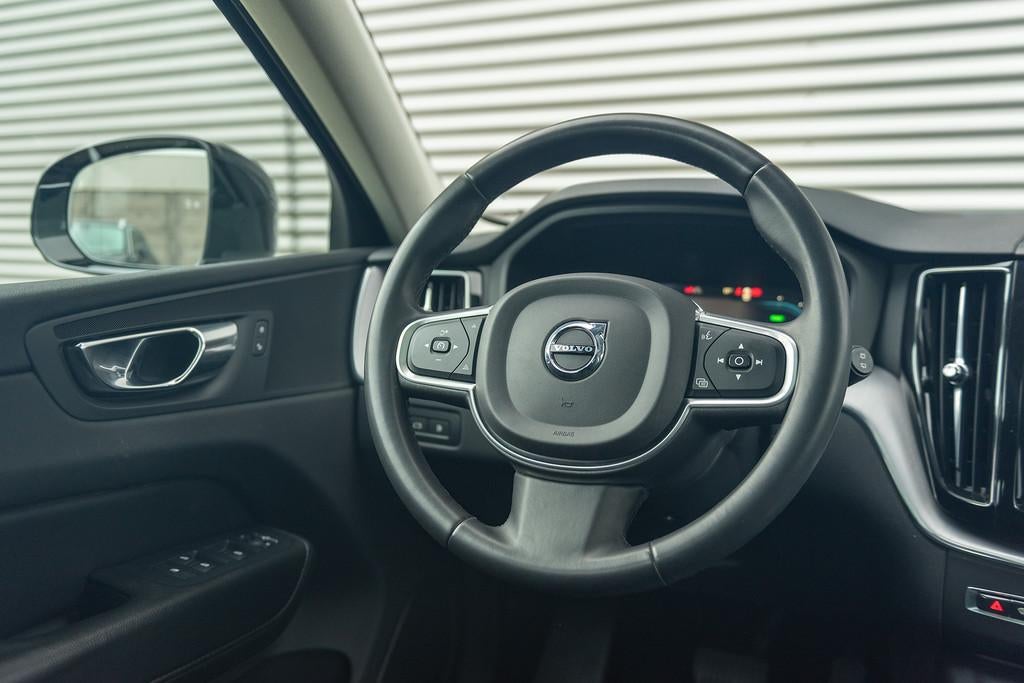 Volvo XC60 T6 Aut Inscription CruiseControl Panoramadak 340p, Automaat, Stof, Gebruikt, Zwart