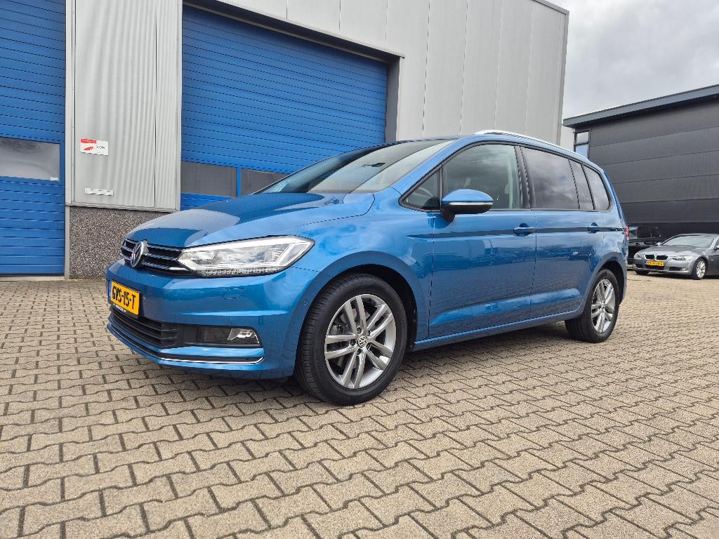 Volkswagen Touran 1.2 TSI 110pk Highline, 116059km, Pano-dak, Voorwielaandrijving, Stof, Euro 6, 4 cilinders