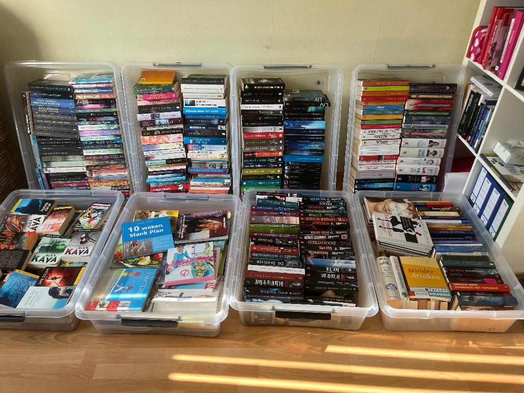 > 500 Boeken, ideaal voor boeken/kleedjesmarkt, Ophalen, Zo goed als nieuw, Populaire fictie