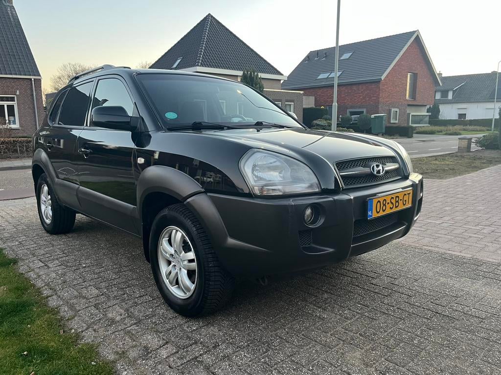 Hij gaat als een kanon deze leuke Hyundai Tucson, Parkeersensor, Stof, Zwart, 4 cilinders