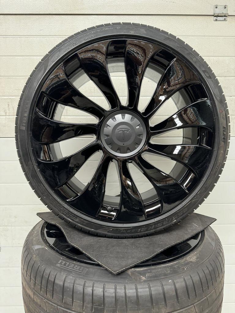 DEMO 21’’ TESLA MODEL Y BLACK VELGEN ZOMERBANDEN ORIGINEEL T, Gebruikt, 255 mm, -, -