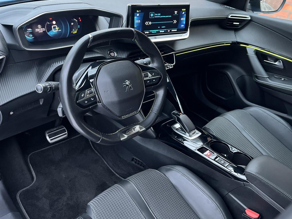 Peugeot e-2008 EV GT 50 kWh | Schuifdak | Carplay/Android Au, Auto's, 136 pk, Gebruikt, Zwart, Parkeersensor
