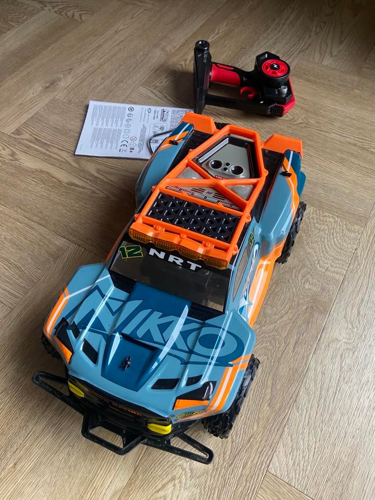Nikko afstand bestuurbare auto, Hobby en Vrije tijd, Modelbouw | Radiografisch | Auto's, Ophalen, Zo goed als nieuw, Overige schalen