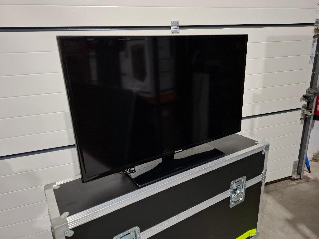 tv 40inch samsung Smart TV met stander, Ophalen, LED, 50 Hz, Zo goed als nieuw