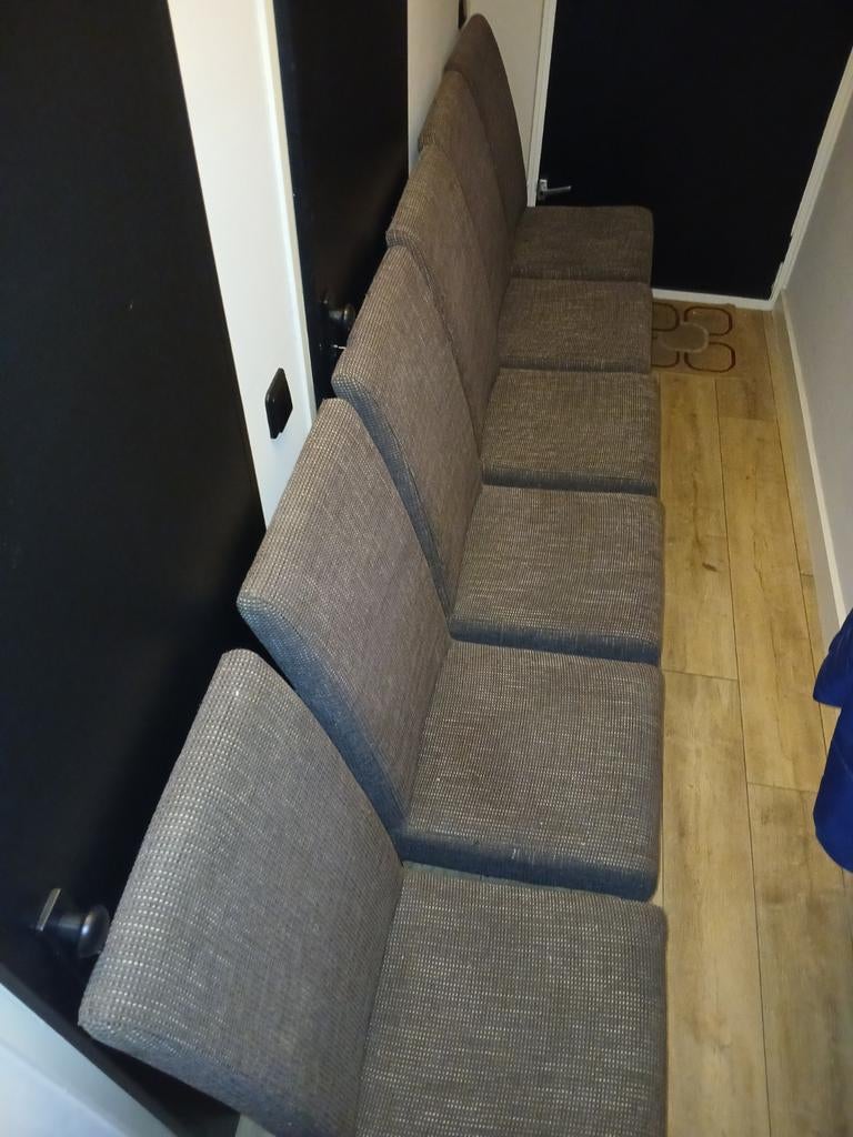 Zes donkere grijze stoelen, klein jaartje gebruikt., Huis en Inrichting, Stoelen, Ophalen, Grijs, Stof, Vijf, Zes of meer stoelen