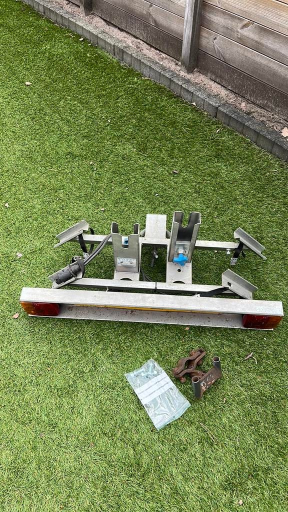 Twinny Load, Auto diversen, Fietsendragers, Gebruikt, Trekhaakdrager, 2 fietsen, Brede banden, Ophalen