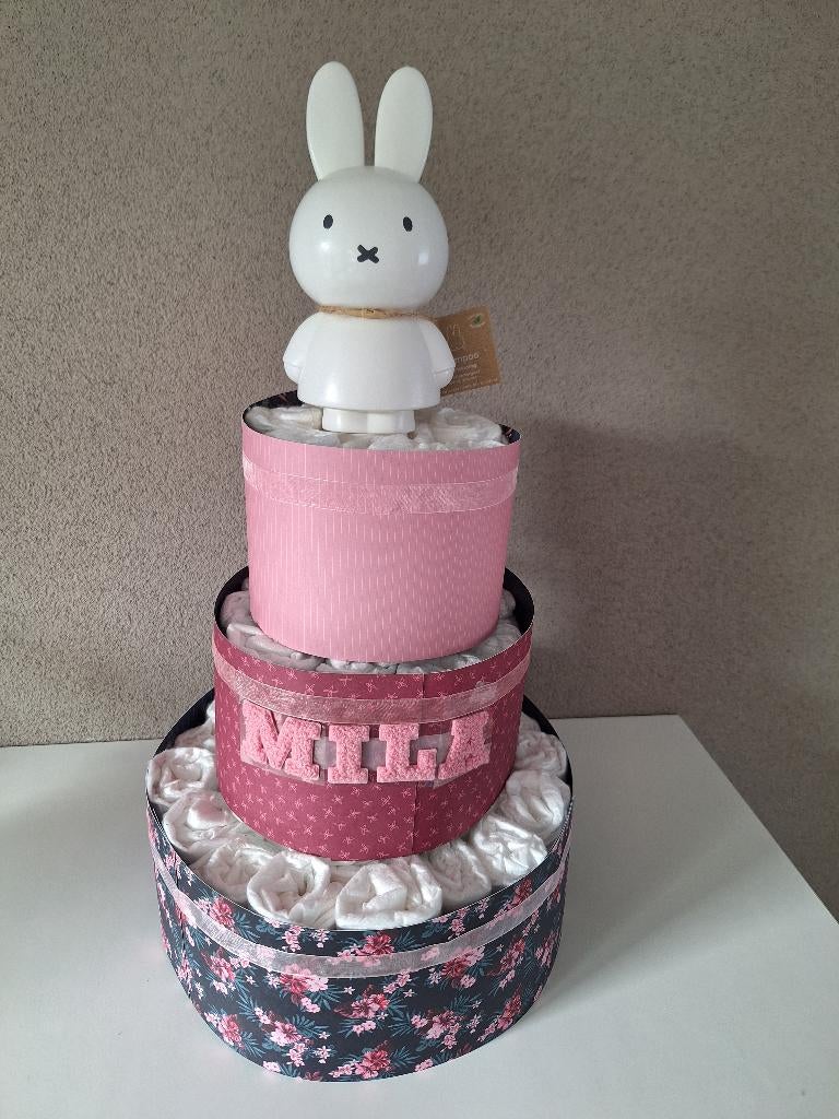 Luiertaart drielaags roze bloemen met naam, Ophalen of Verzenden, Nieuw, Kraamcadeau