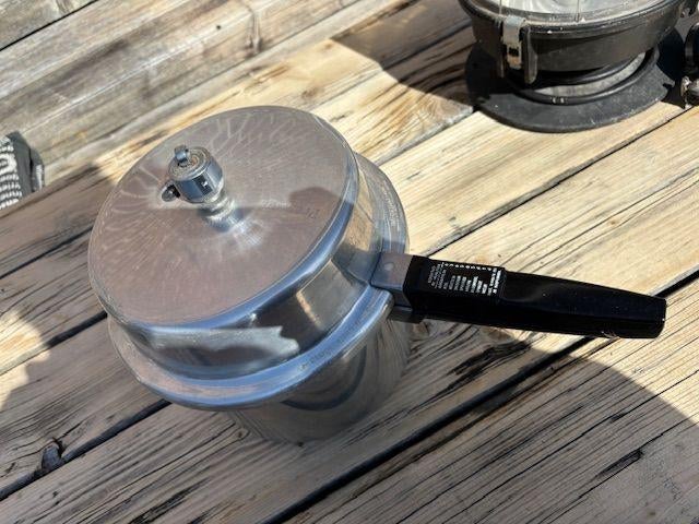 snelkookpan aluminium, Huis en Inrichting, Keuken | Potten en Pannen, Ophalen of Verzenden, Zo goed als nieuw, Aluminium