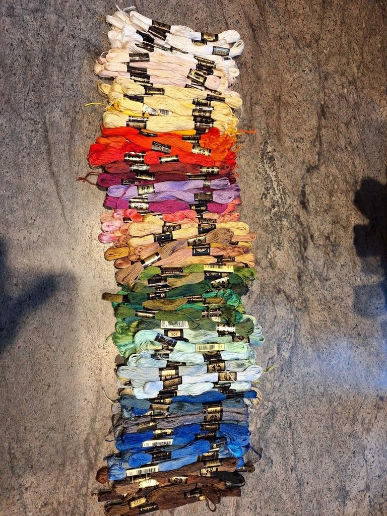 Borduurgaren, Hobby en Vrije tijd, Borduren en Borduurmachines, Ophalen of Verzenden, Borduurgaren of Zijde