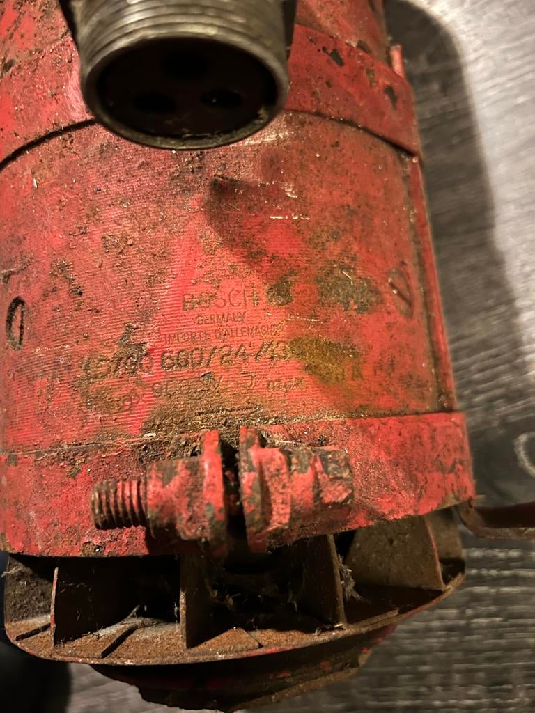 Bosch dynamo 24 volt/600 watt: Mercedes Unimog vrachtauto, Ophalen of Verzenden, Gebruikt, Mercedes-Benz