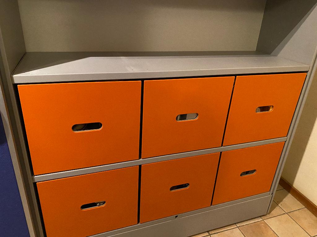 VITRA Eames design schuifdeurkast - boekenkast kantoor, Ophalen, Met deur(en), Retro / Modern, Zo goed als nieuw