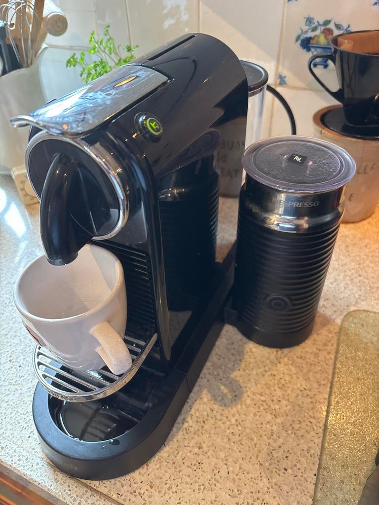 Nespresso Magimix M192 met melkopschuimer (defect), Witgoed en Apparatuur, Koffiezetapparaten, Espresso apparaat, Ophalen of Verzenden