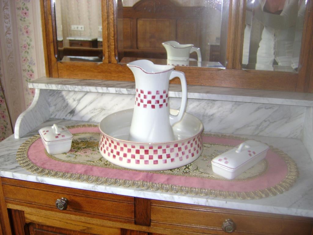 Lampetstel schaal kan kammenbakje en zeepbakje, Ophalen