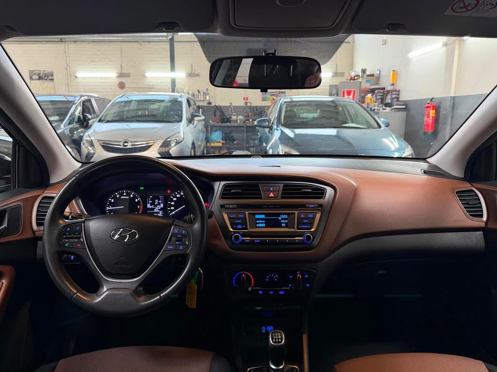 Hyundai I20 1.2 HP i-Motion |AIRCO|EL.RAMEN | CRUISE| PDC| I, 4 cilinders, Zwart, Bedrijf, Handgeschakeld
