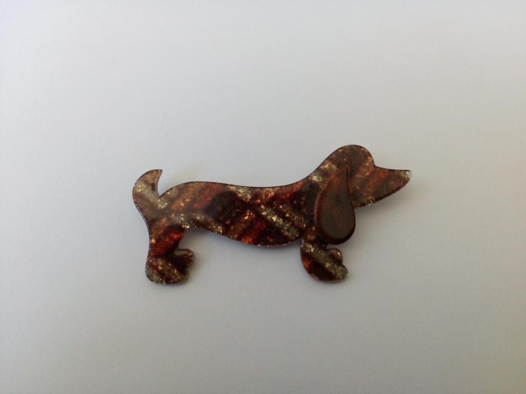 Lea Stein Vintage broche.Teckelhondje., Overige materialen, Overige kleuren, Ophalen of Verzenden, Zo goed als nieuw