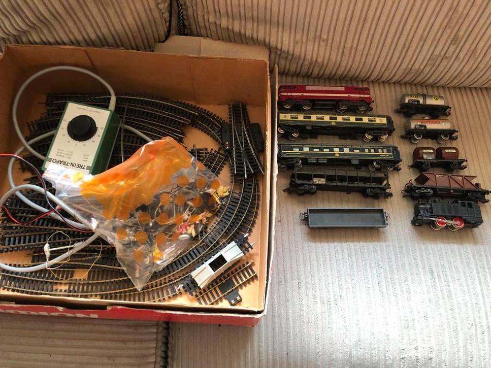 partij treinbaan spullen: rails, wagons, trafo en meer, Wisselstroom, Ophalen, Overige merken, Gebruikt