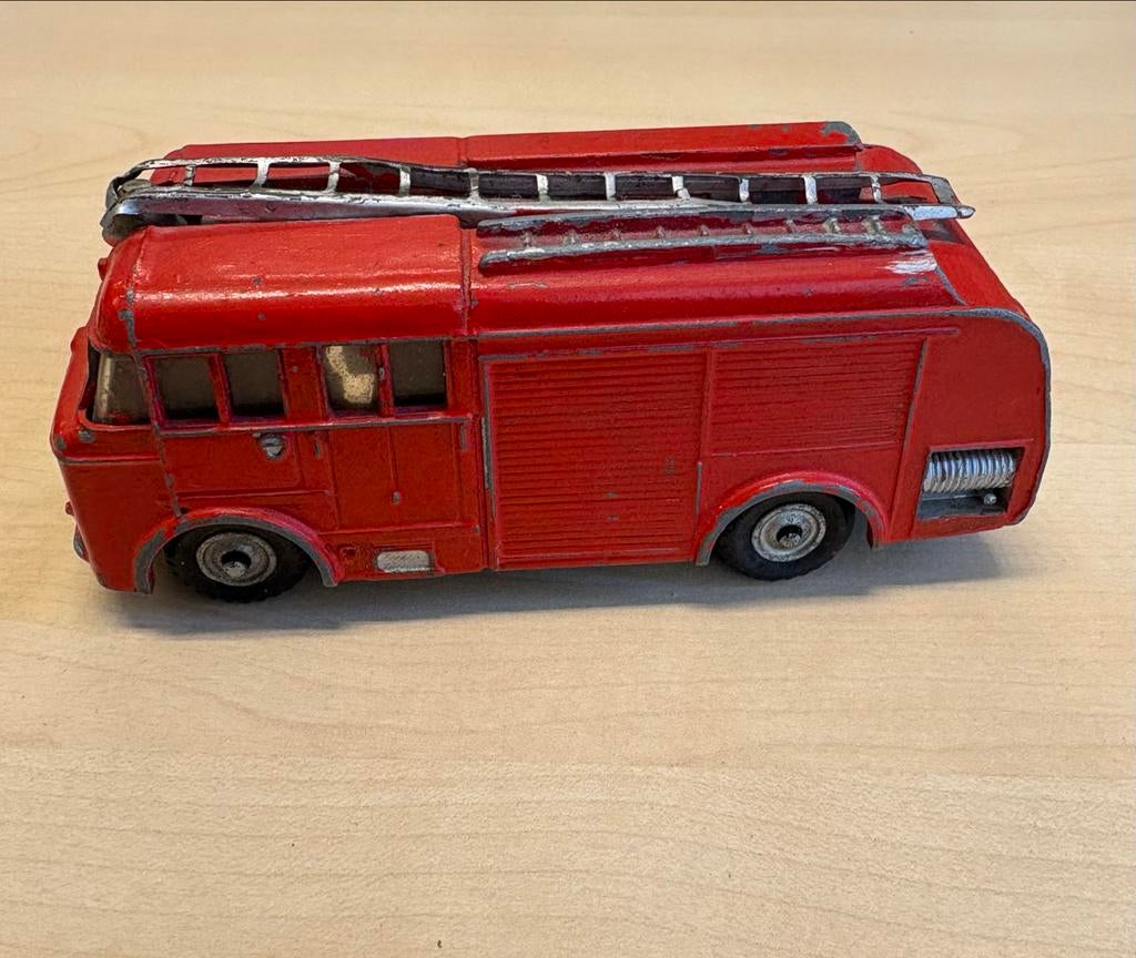 Dinky Toys Fire Engine - Vintage Speelgoedauto, Gebruikt, Ophalen of Verzenden, Dinky Toys, NB