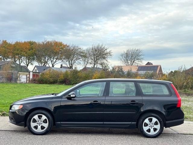 Volvo V70 2.4D Limited Edition Automaat ECC Audio/CD Navigat, Zwart, Parkeersensor, Diesel, Euro 4