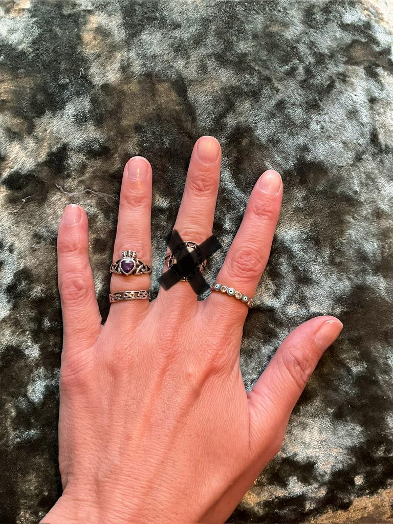 Lot drie zilveren ringen Claddagh, tribal, evil eye, Ophalen of Verzenden, Kleiner dan 17, Met edelsteen, Dame